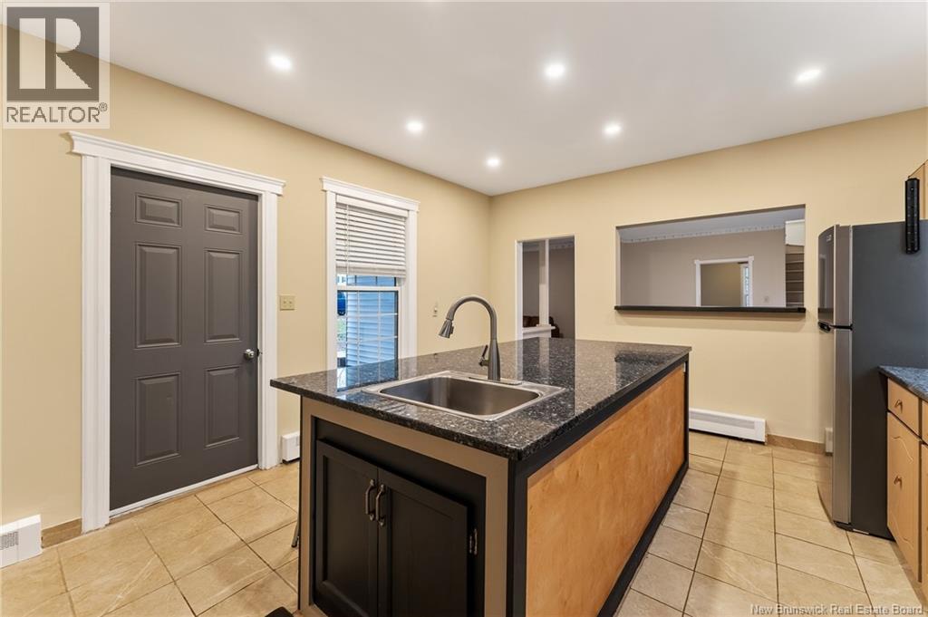 36 QUEENSWAY WAY - 9