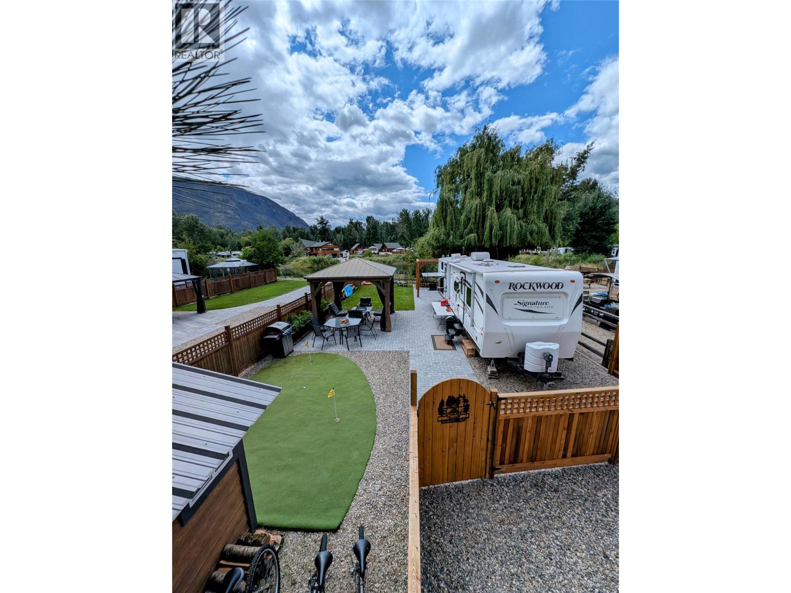 27 COTTONWOOD DRIVE - 24