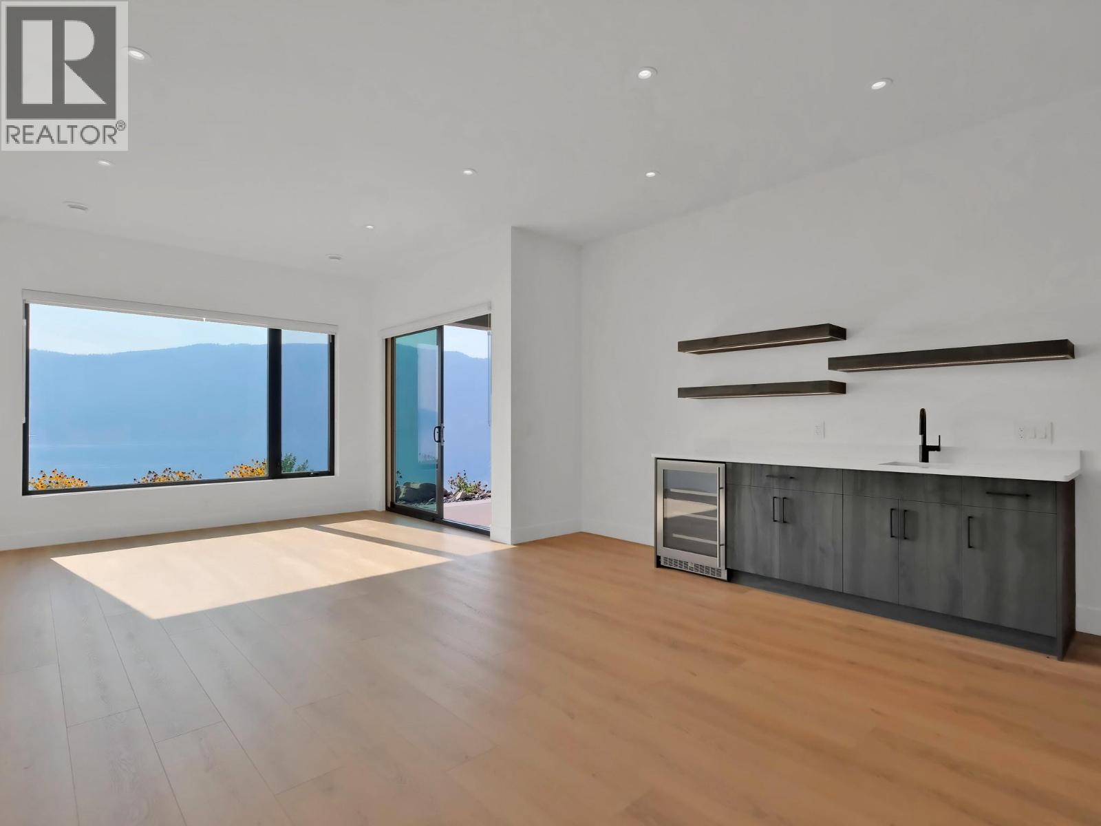 10 9201 Okanagan Centre Road West, Lake Country