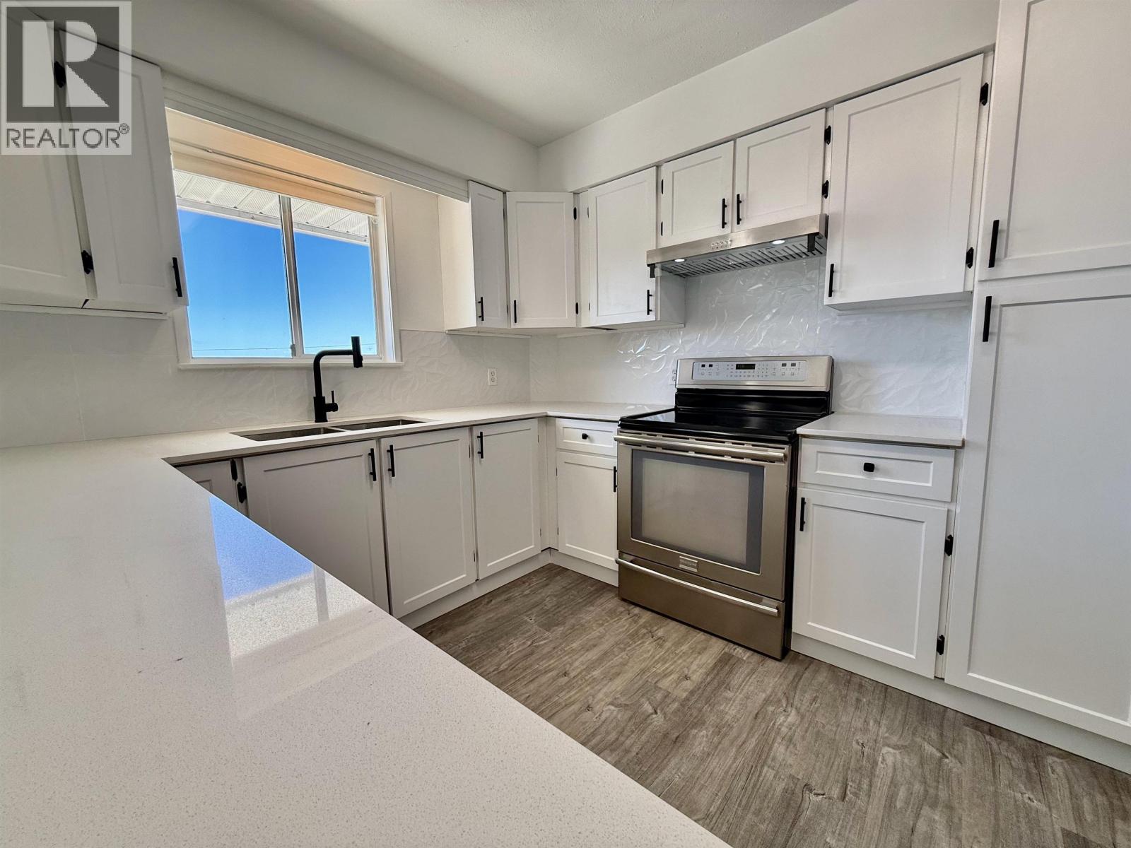 6472 JASPER ROAD, Sechelt