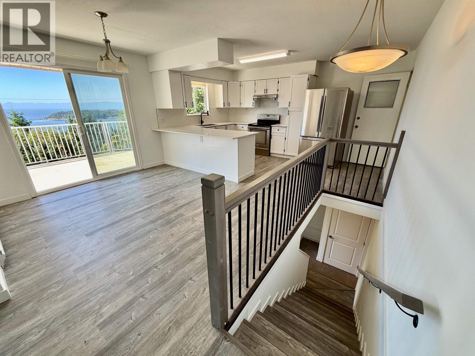 6472 JASPER ROAD, Sechelt