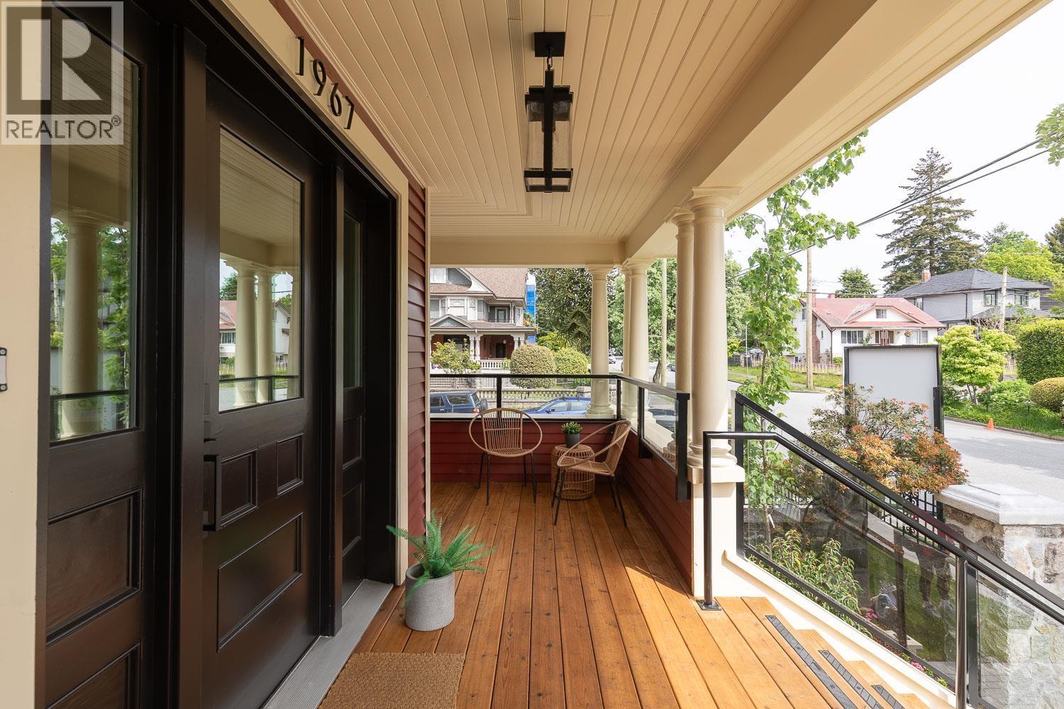 1967 NAPIER STREET, Vancouver