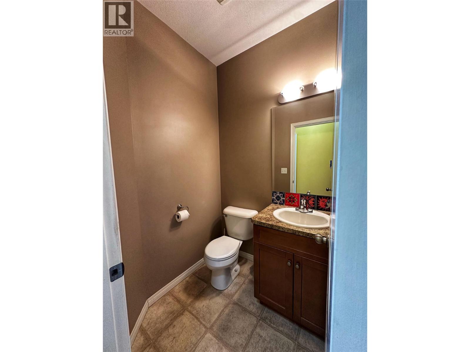 5 5901 Heritage Drive, Vernon