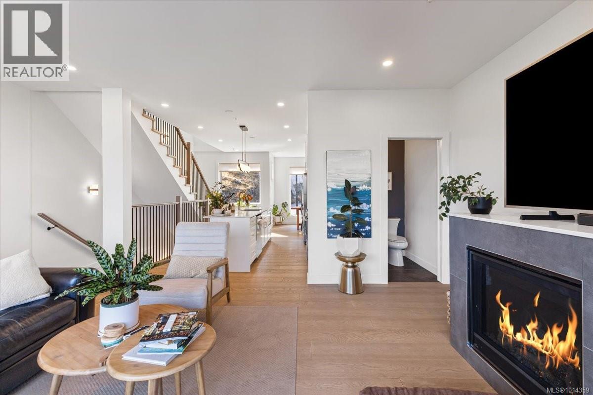 102 5711 Vanderneuk Rd, Nanaimo