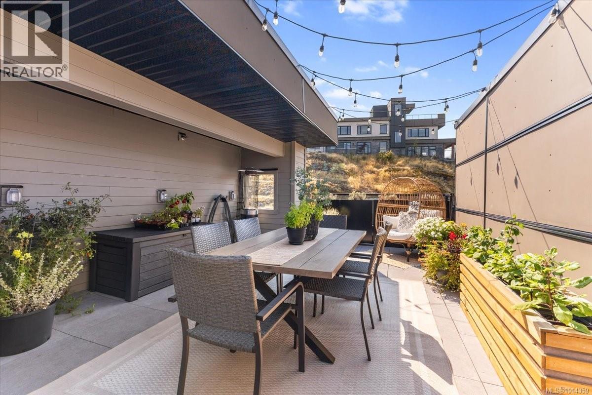 102 5711 Vanderneuk Rd, Nanaimo