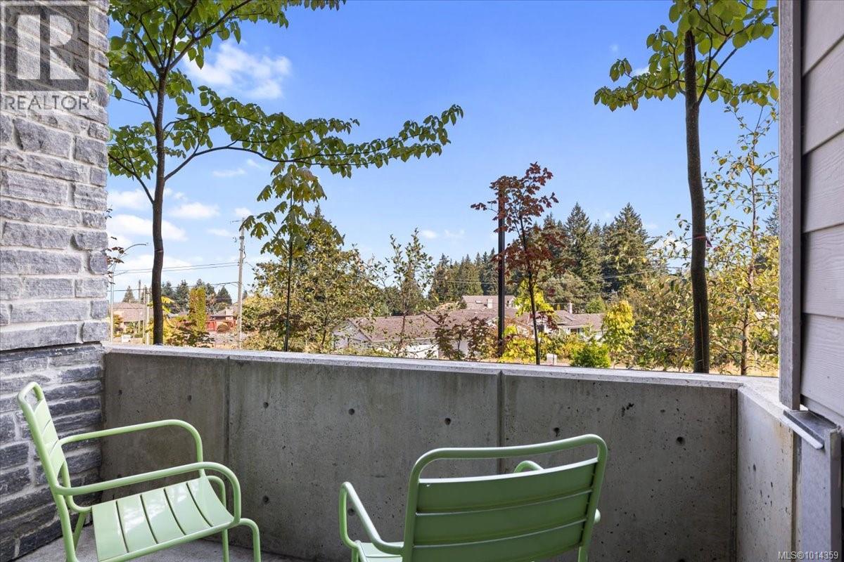 102 5711 Vanderneuk Rd, Nanaimo