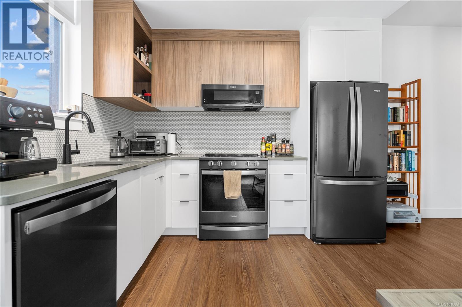 #201 515 CHATHAM ST - 6