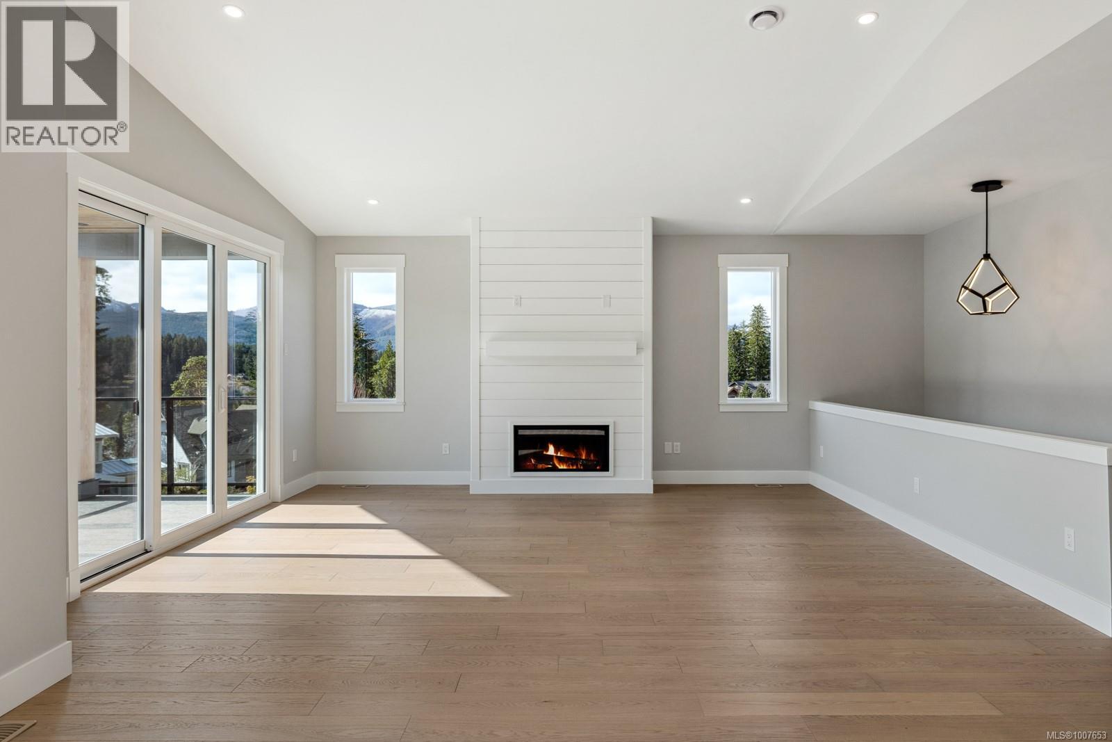 9394 Lakefront Rise, Lake Cowichan