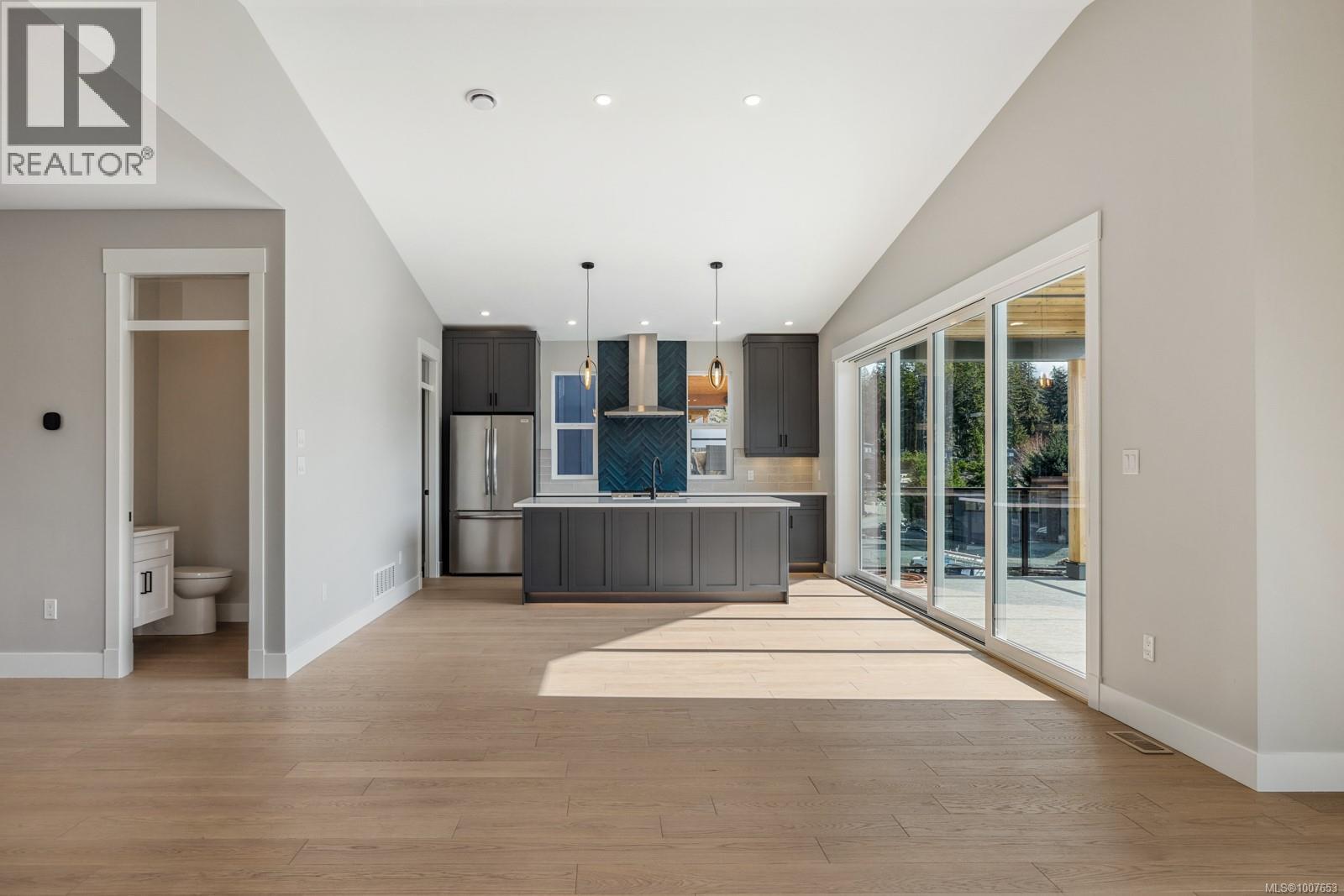 9394 Lakefront Rise, Lake Cowichan