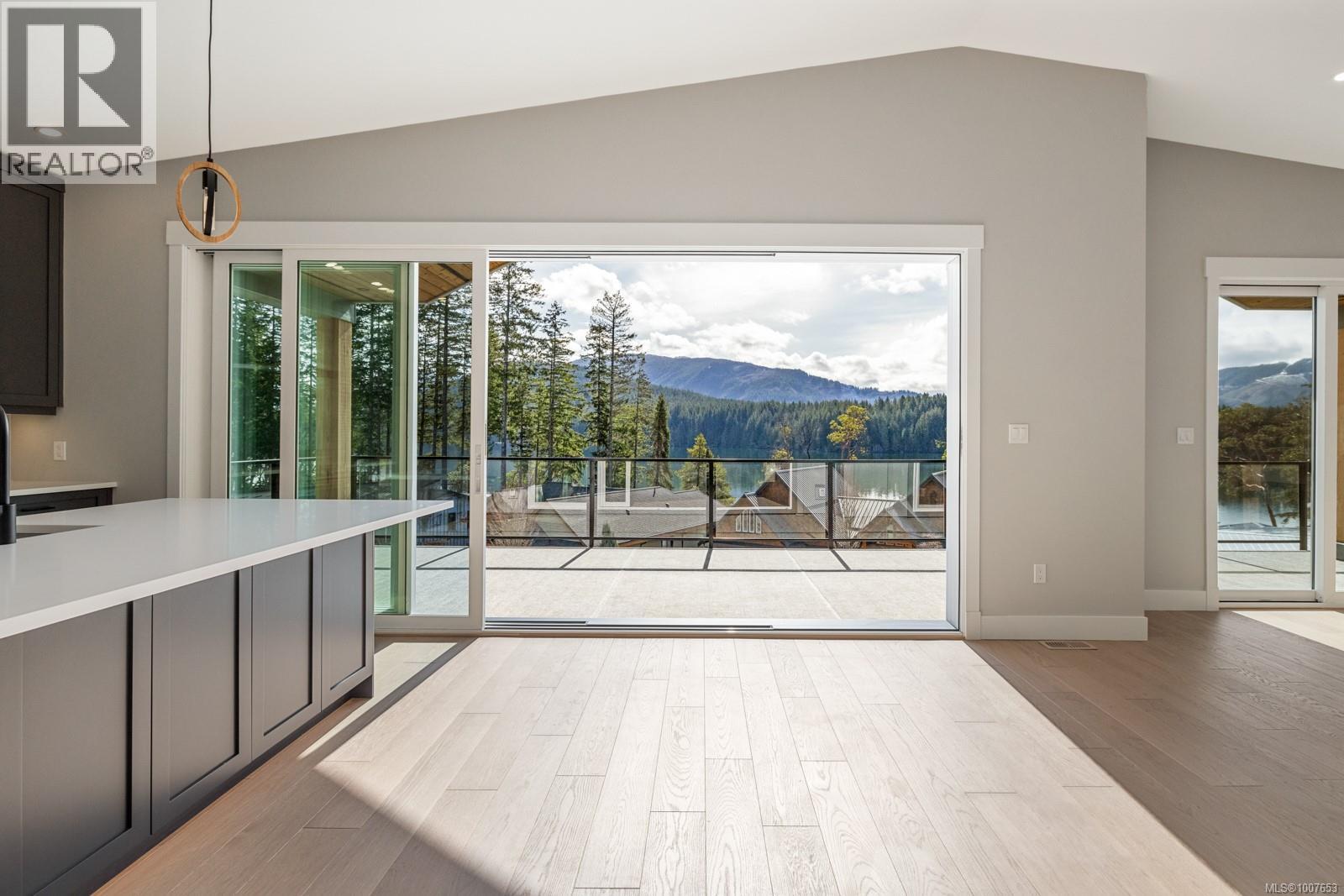 9394 Lakefront Rise, Lake Cowichan