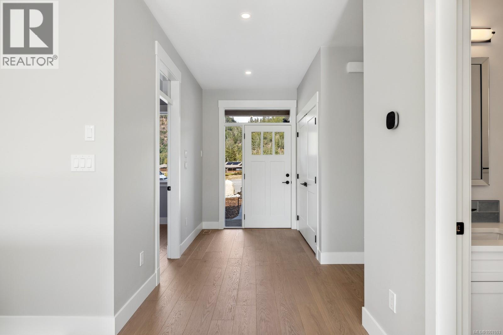 9394 Lakefront Rise, Lake Cowichan