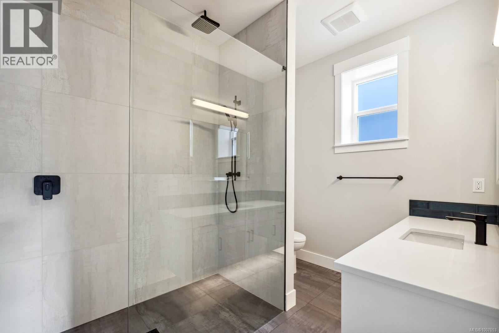 9394 Lakefront Rise, Lake Cowichan