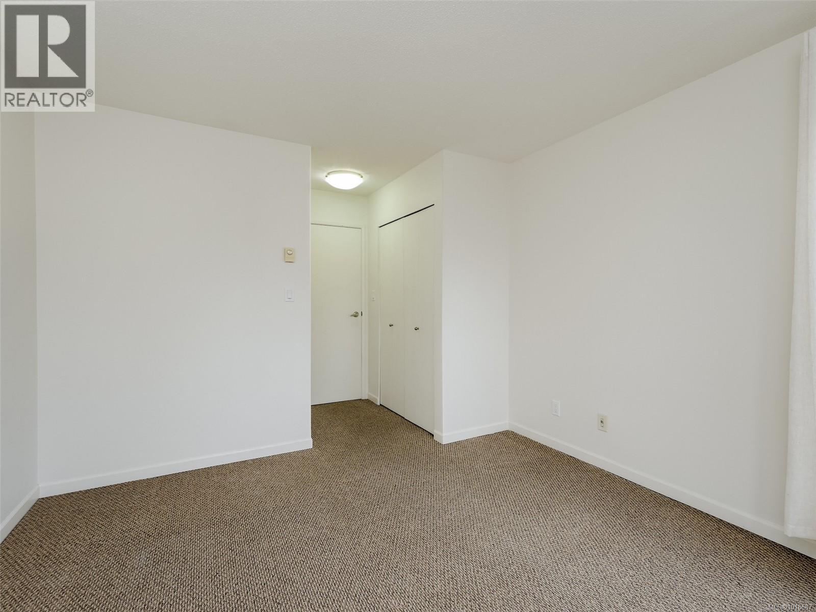 #405 2529 WARK ST - 19