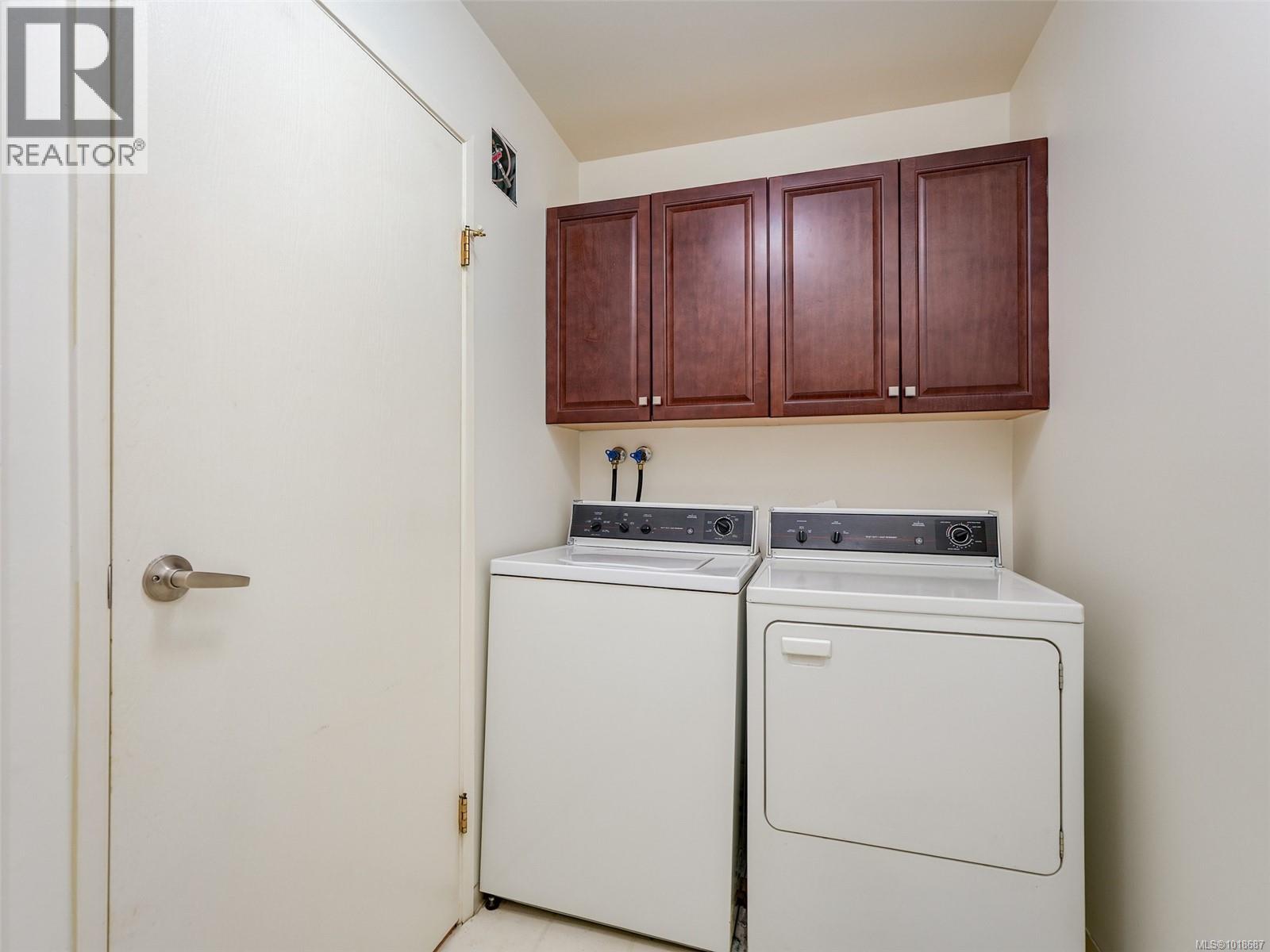 #405 2529 WARK ST - 21