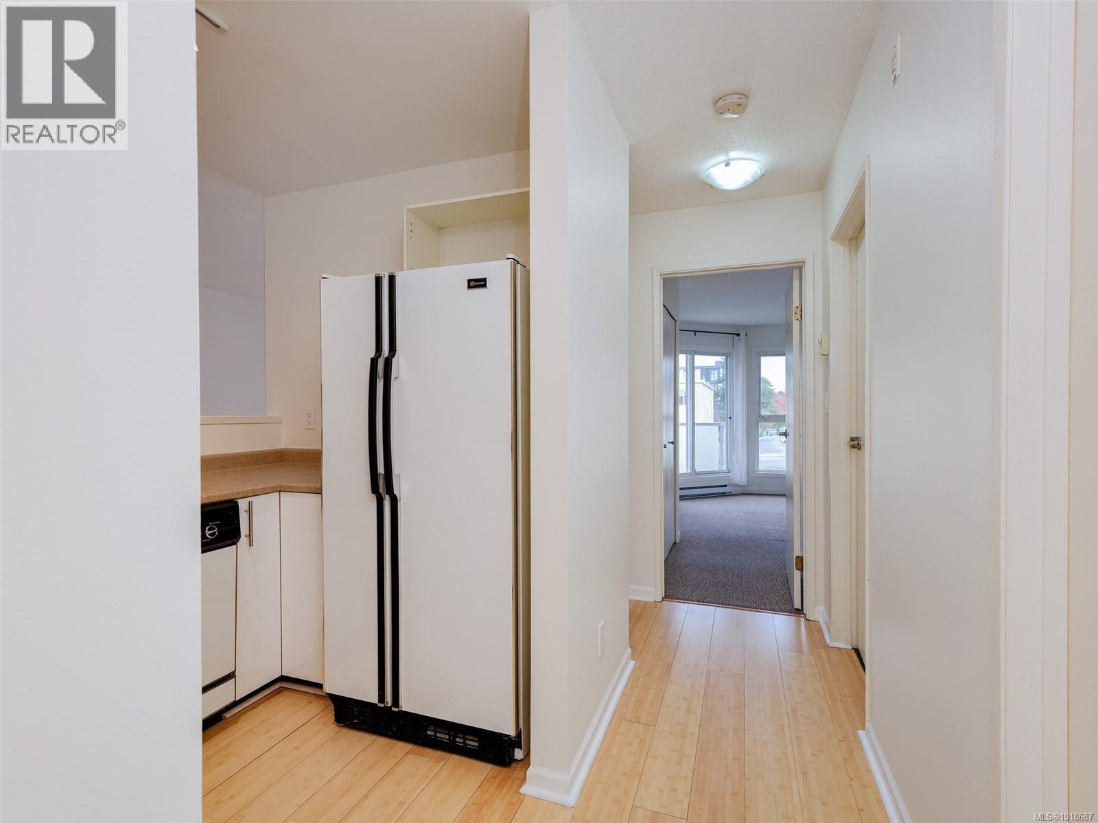 #405 2529 WARK ST - 20