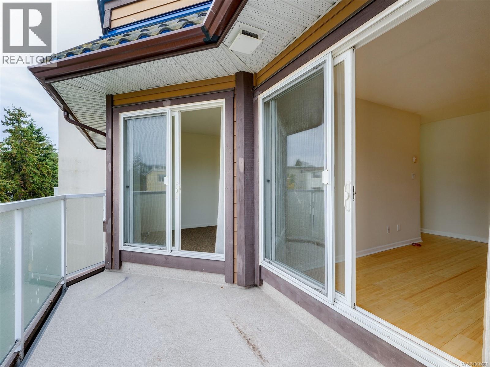 #405 2529 WARK ST - 22