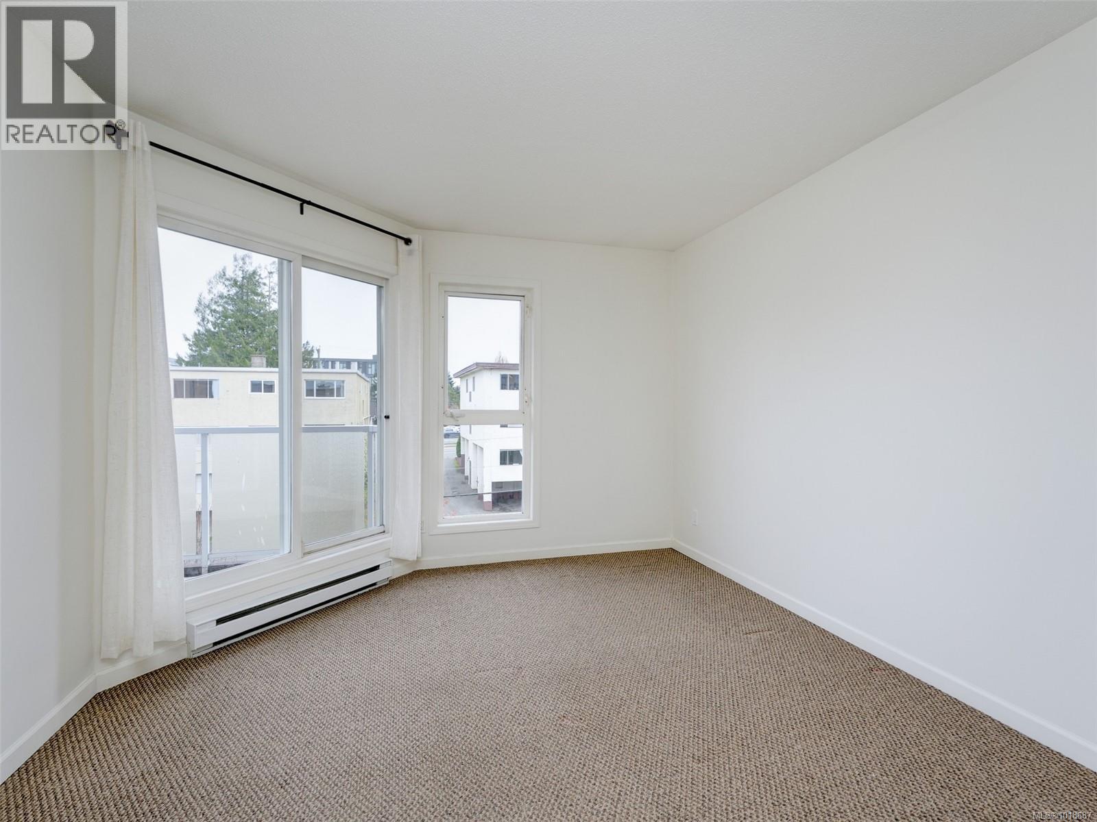 #405 2529 WARK ST - 18