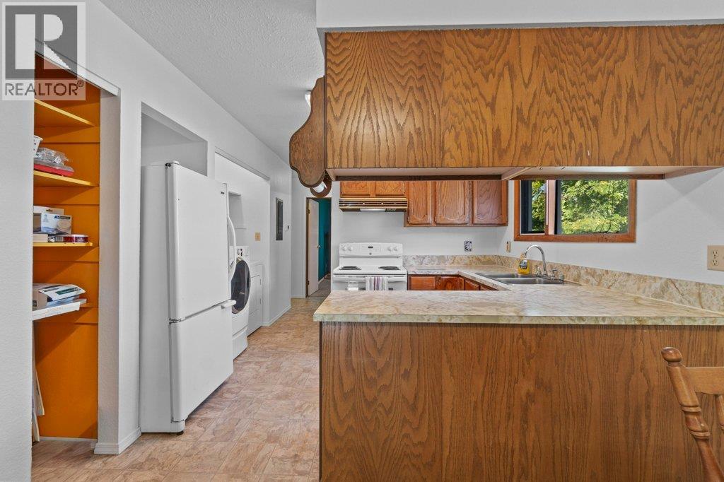  7150 49 Street Northeast, Salmon Arm