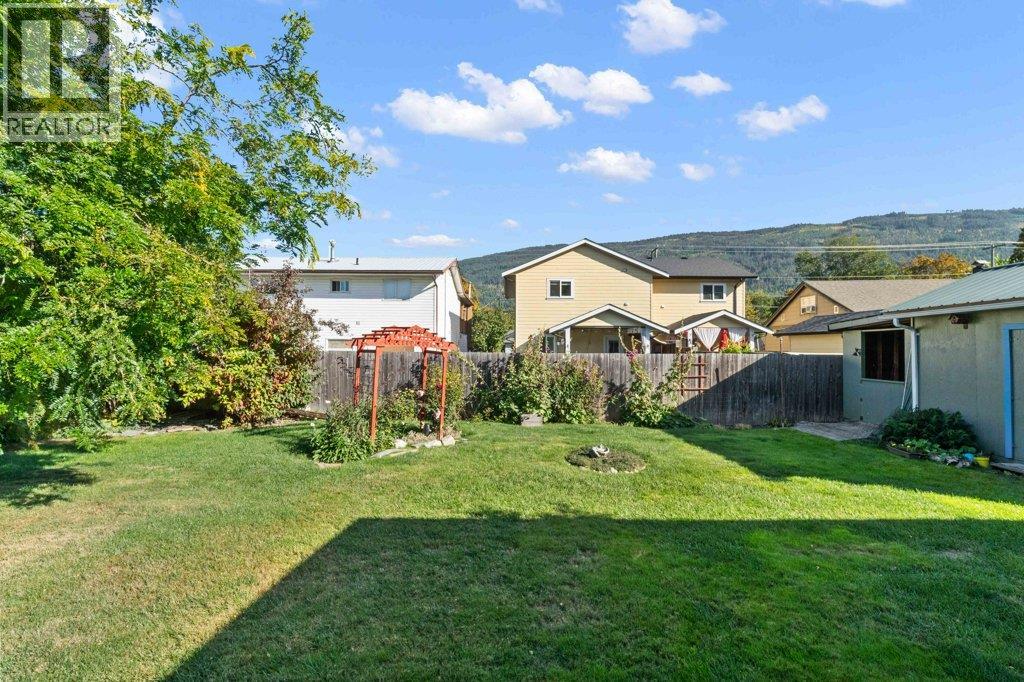  7150 49 Street Northeast, Salmon Arm