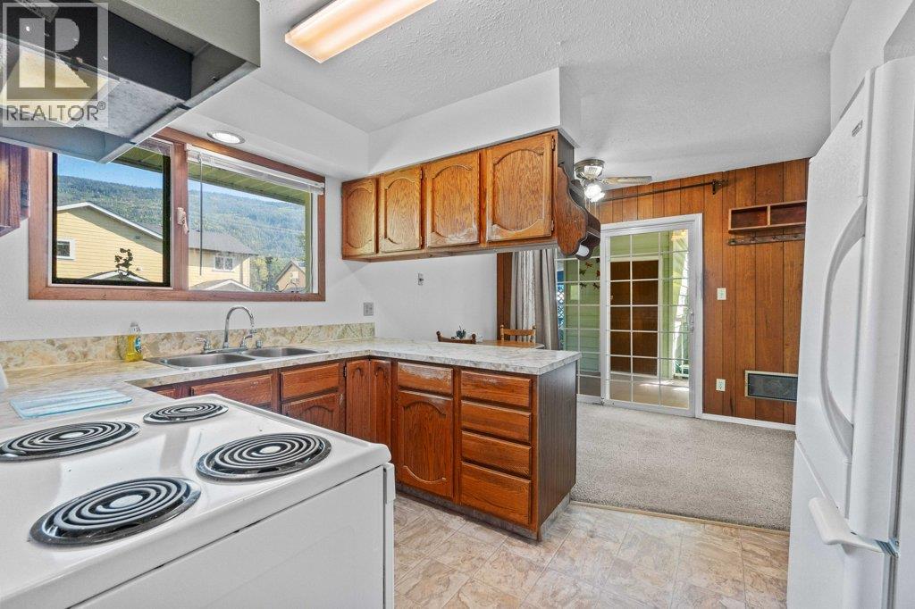  7150 49 Street Northeast, Salmon Arm