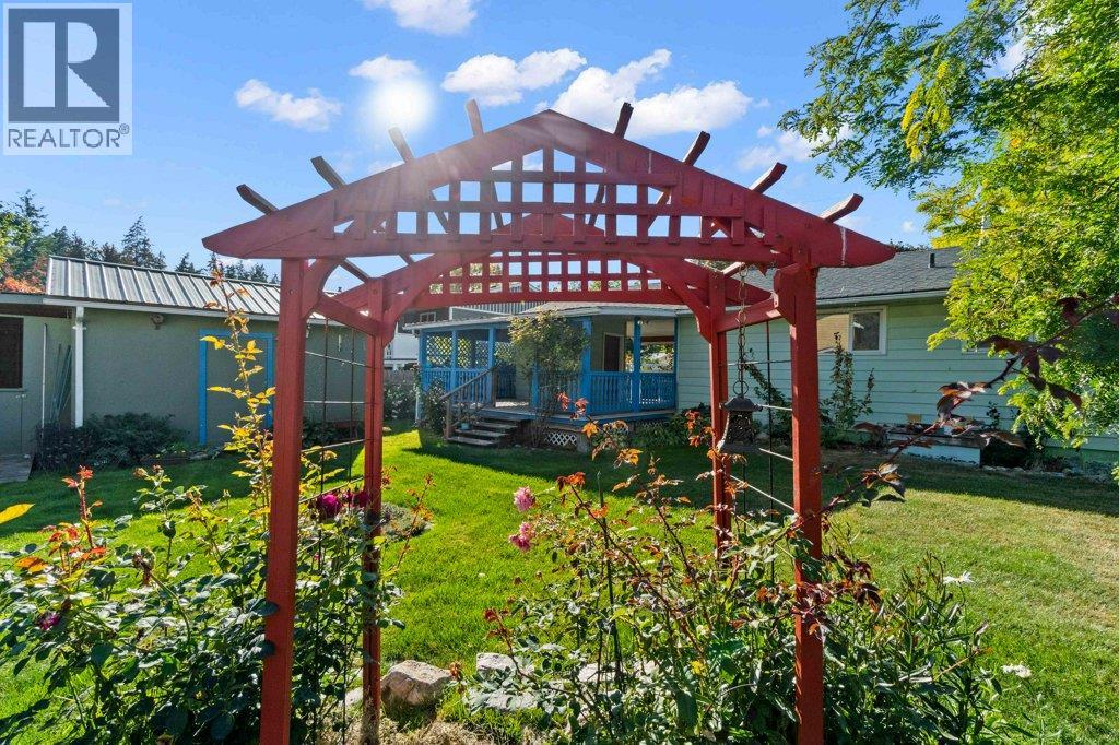  7150 49 Street Northeast, Salmon Arm