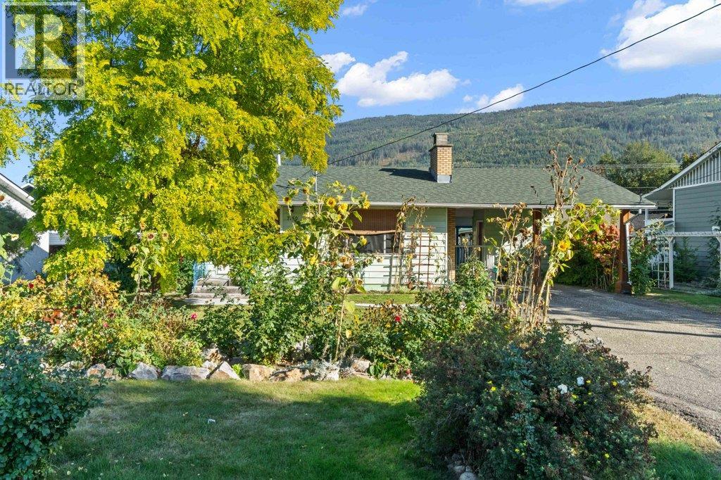  7150 49 Street Northeast, Salmon Arm