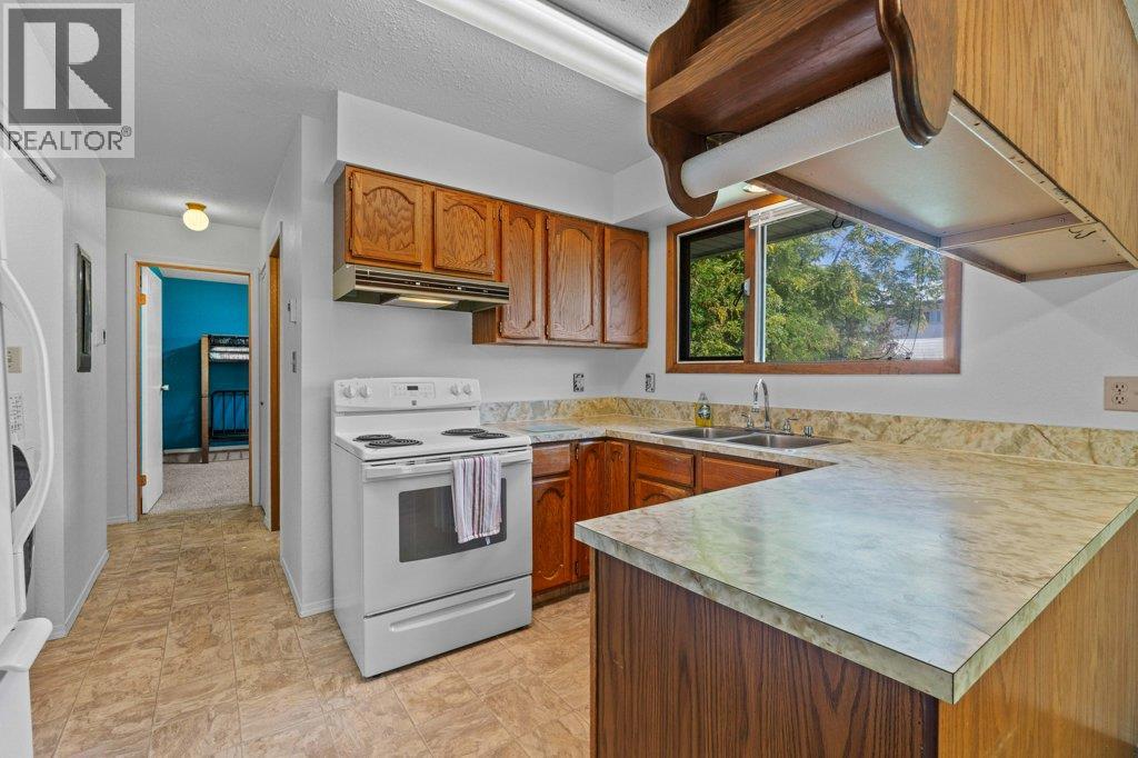  7150 49 Street Northeast, Salmon Arm