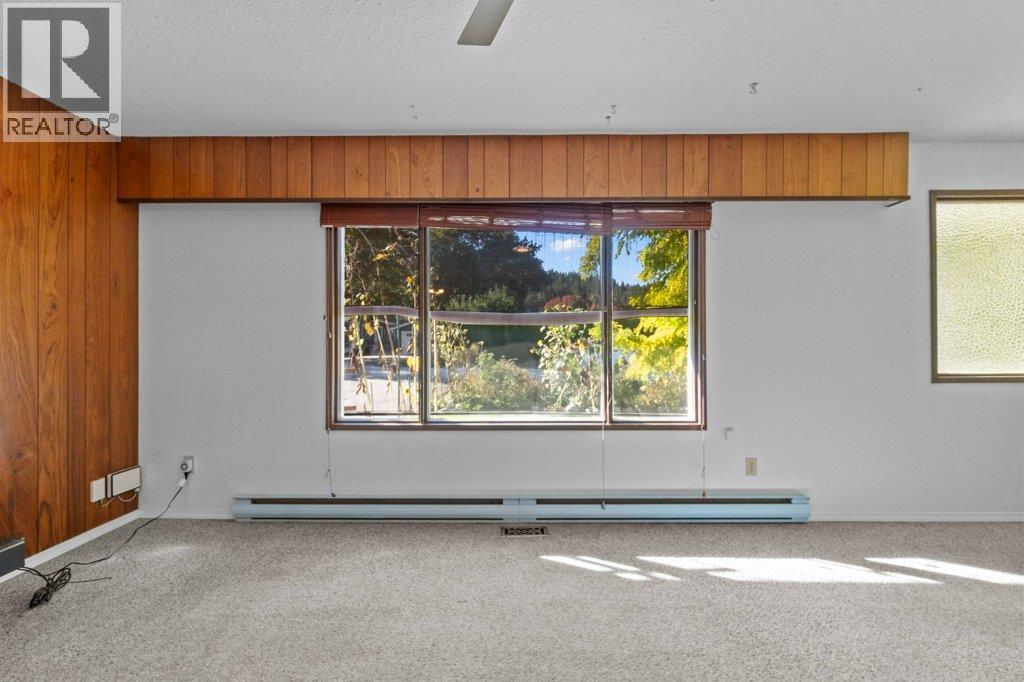  7150 49 Street Northeast, Salmon Arm