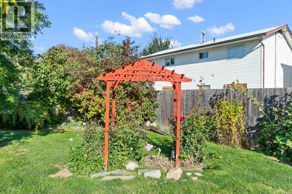  7150 49 Street Northeast, Salmon Arm