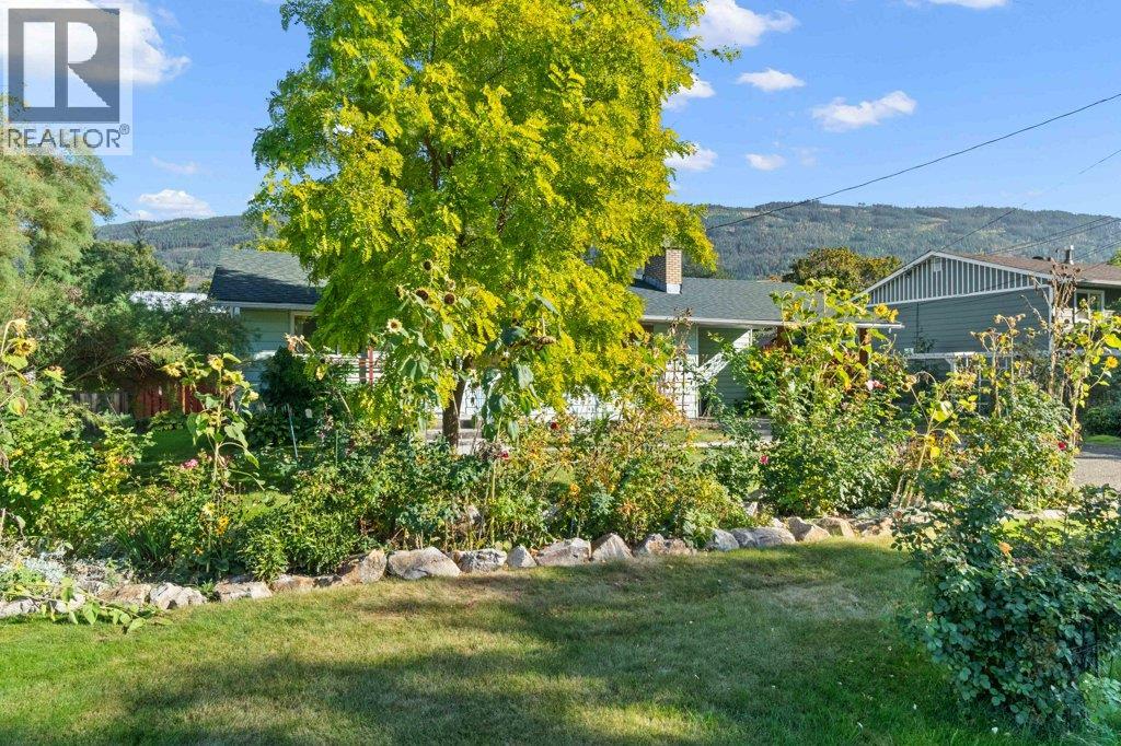  7150 49 Street Northeast, Salmon Arm