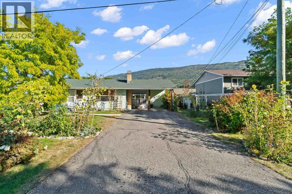  7150 49 Street Northeast, Salmon Arm