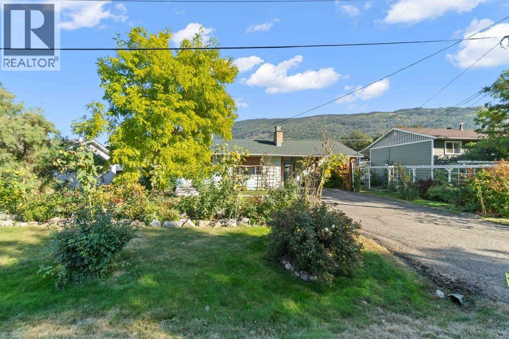  7150 49 Street Northeast, Salmon Arm