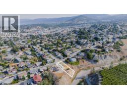152 Greenwood Drive, Penticton, BC V2A8V7 Photo 6