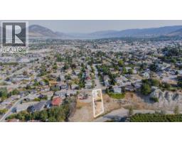 152 Greenwood Drive, Penticton, BC V2A8V7 Photo 12