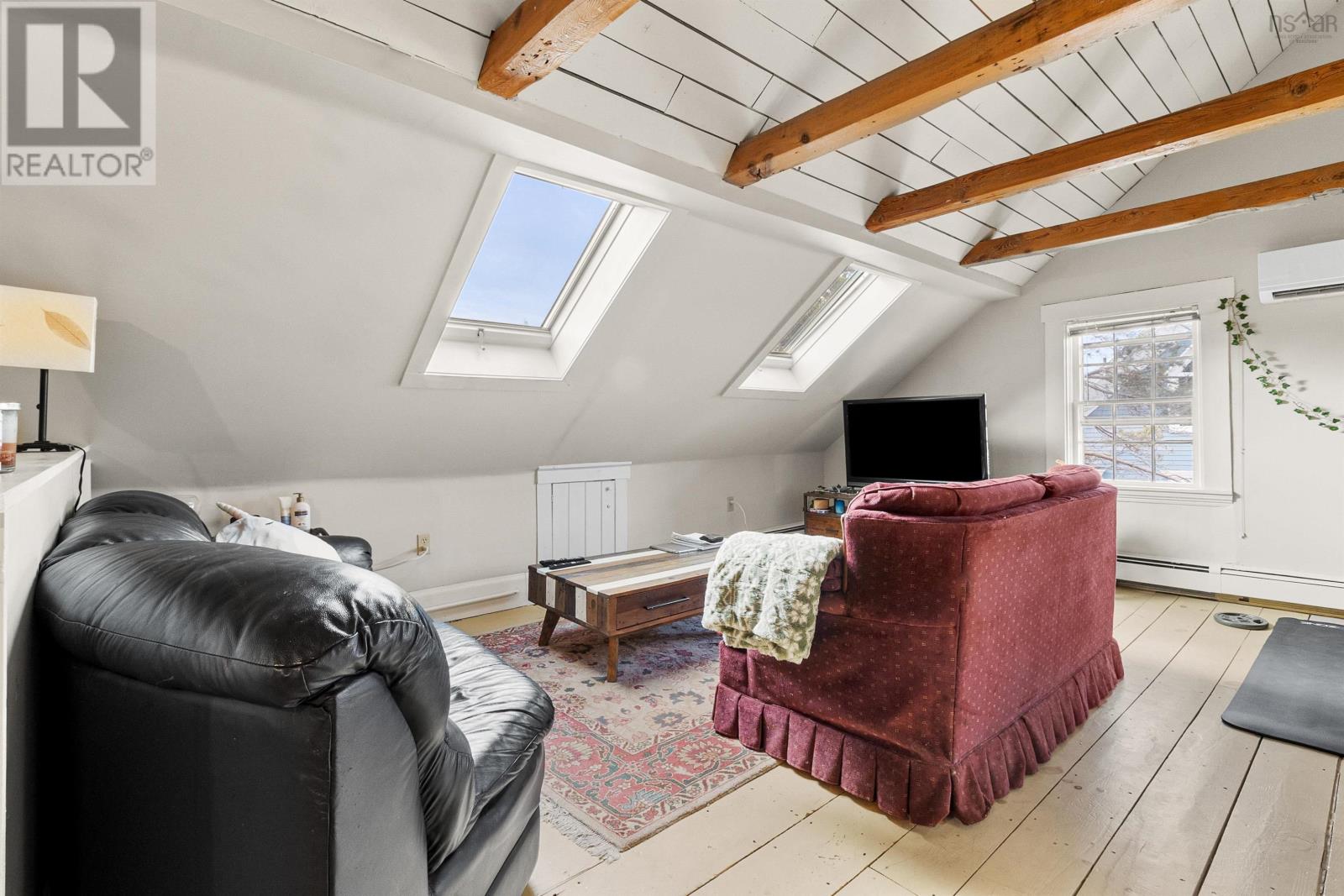 Property 35 of 46 of 662 Main Street