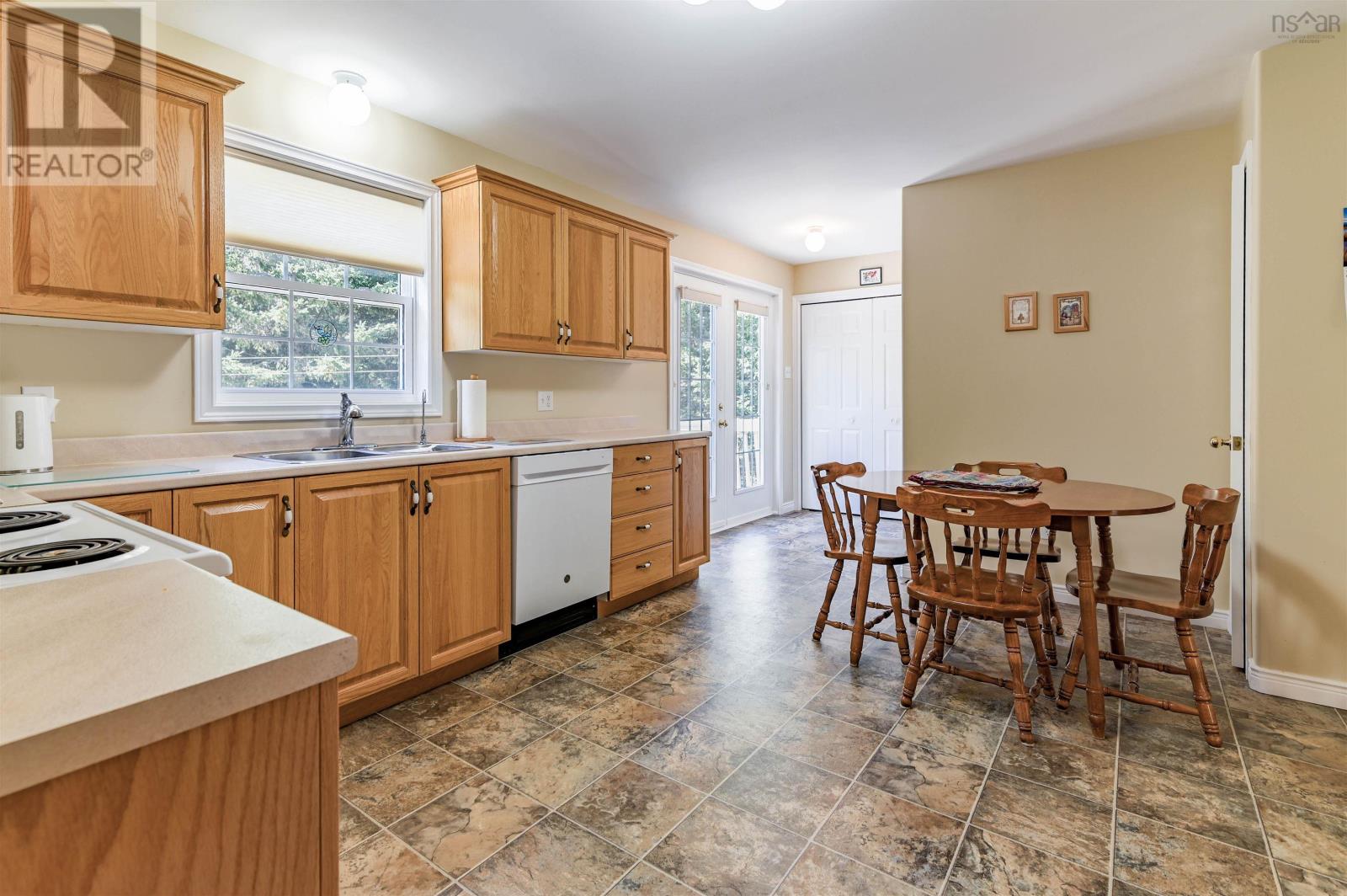 Property 8 of 49 of 3 Acadia Dr