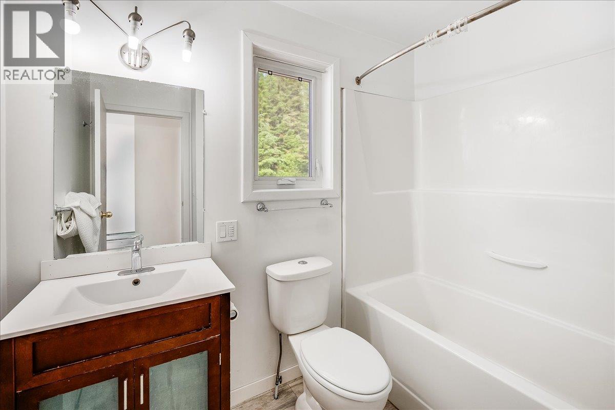 5270 Callbeck Road, Nelson