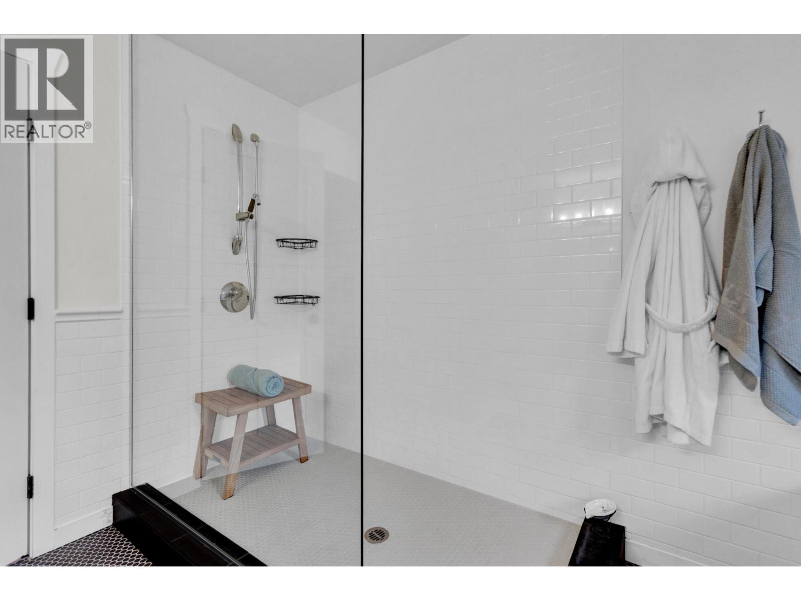 5226 CRANBROOK HILL ROAD, Prince George