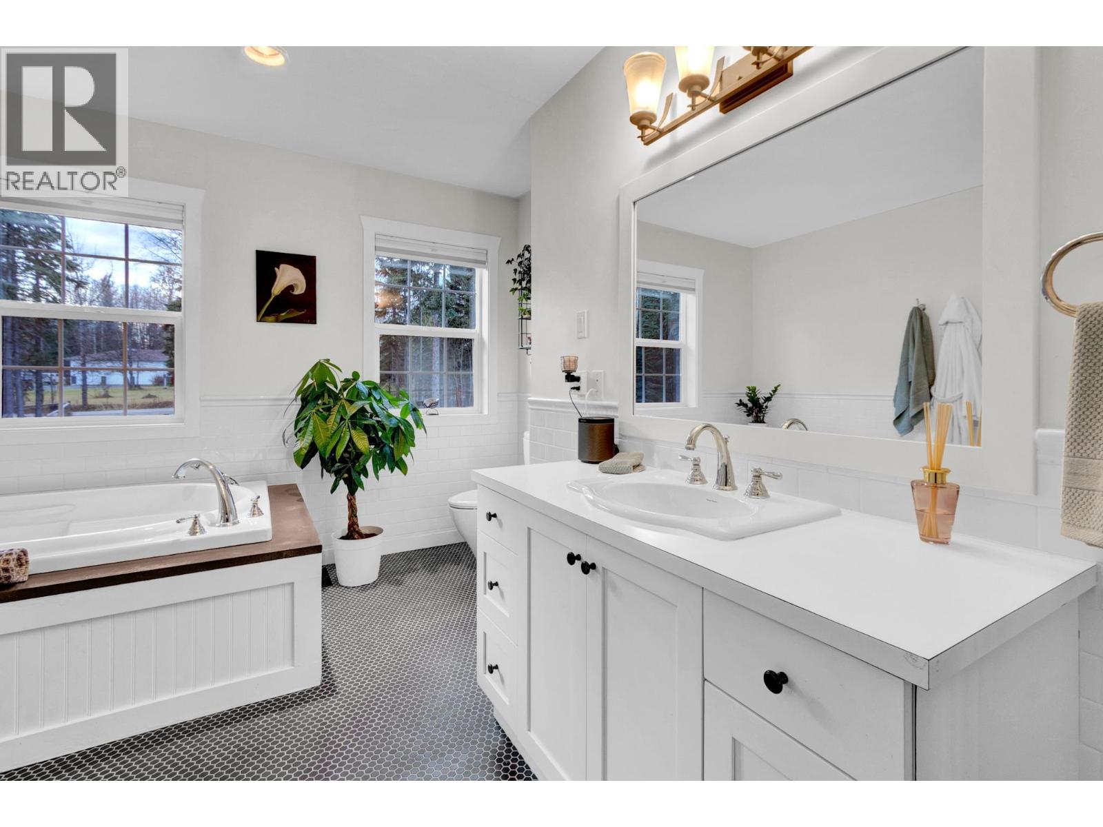 5226 CRANBROOK HILL ROAD, Prince George