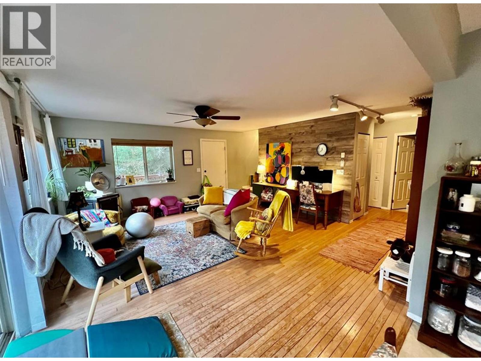 702 CHARTER ROAD, Mayne Island