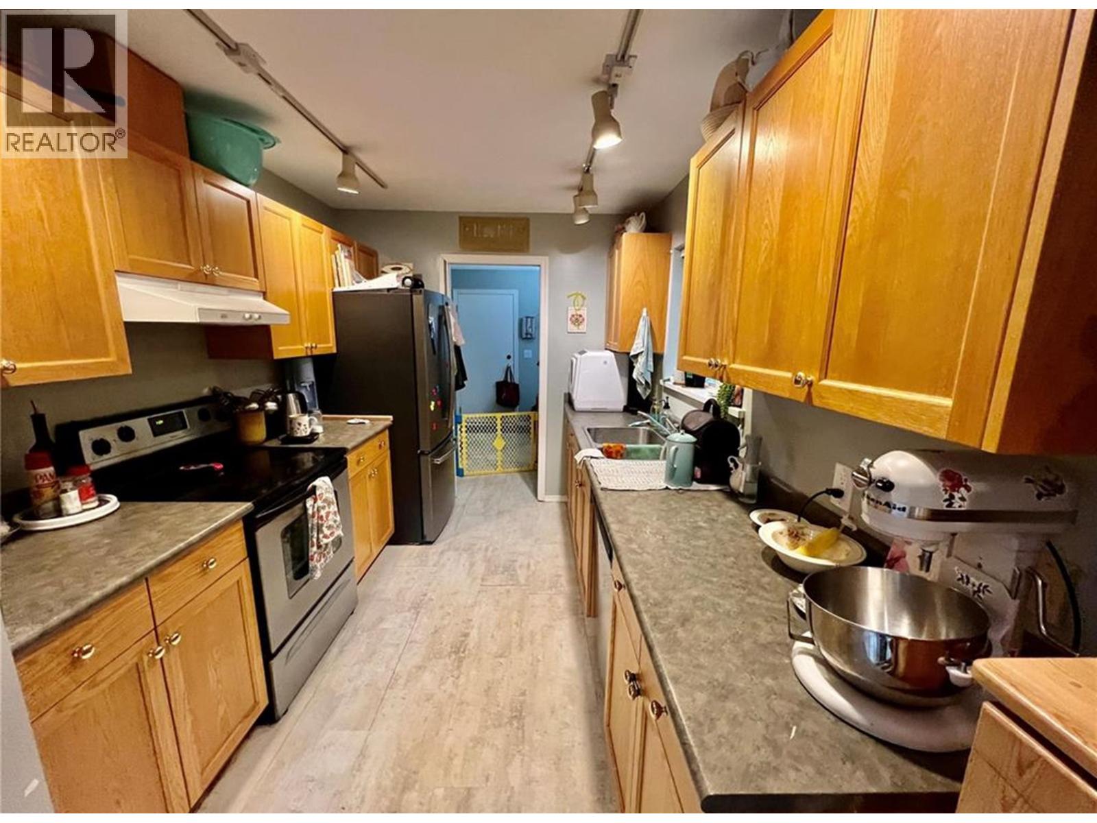 702 CHARTER ROAD, Mayne Island