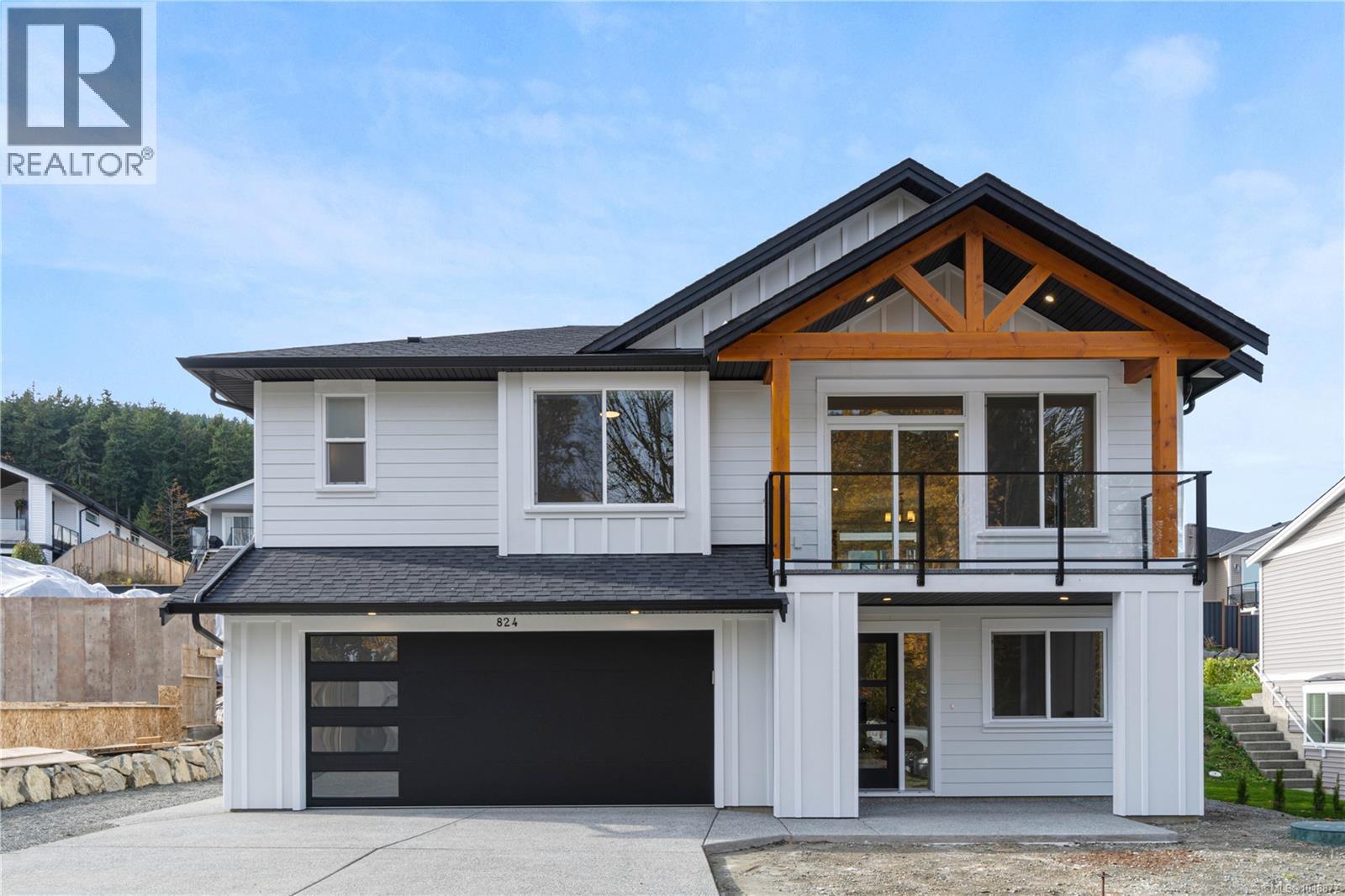 824 Russell Rd, Ladysmith