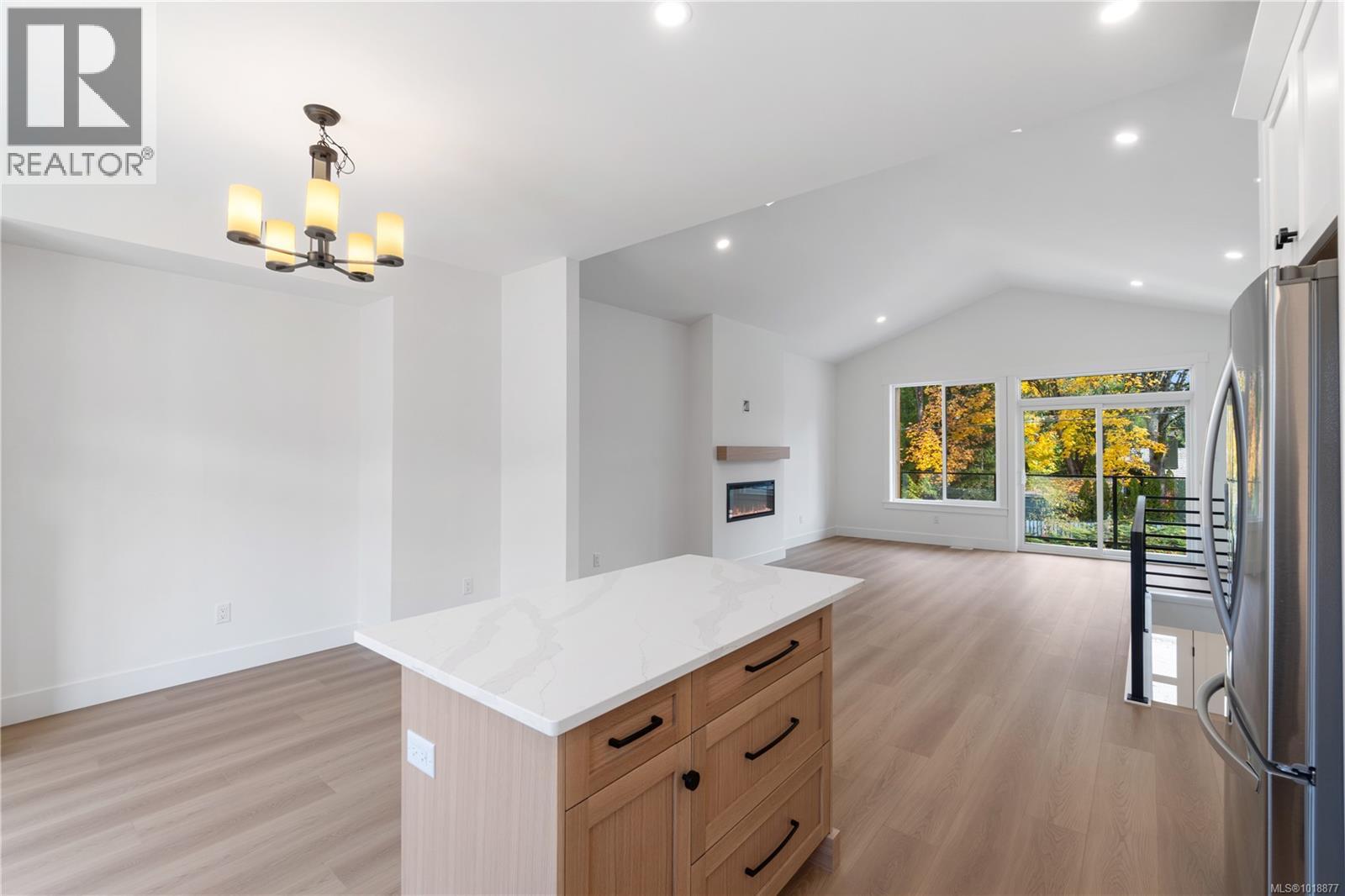 824 Russell Rd, Ladysmith