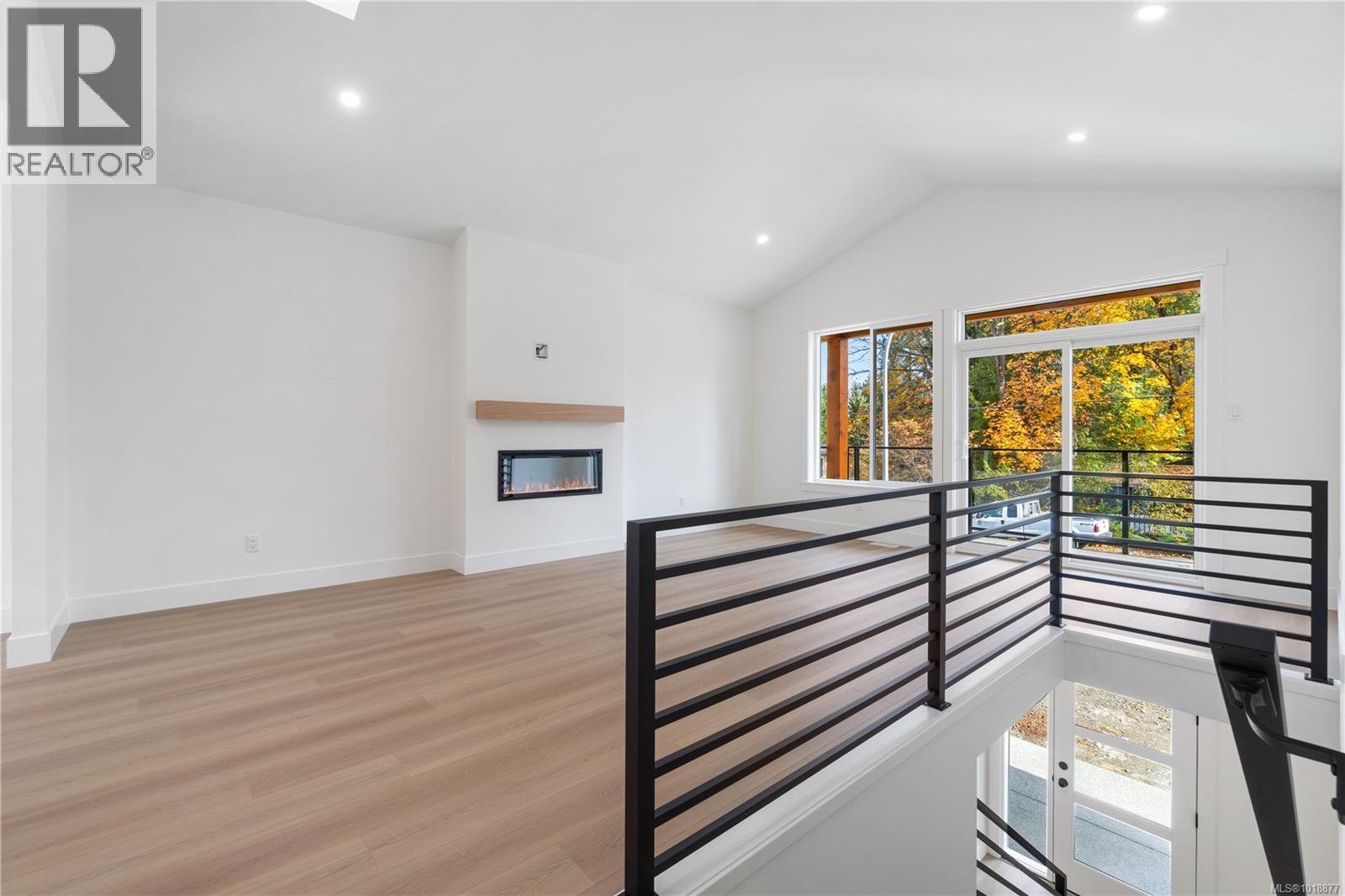 824 Russell Rd, Ladysmith