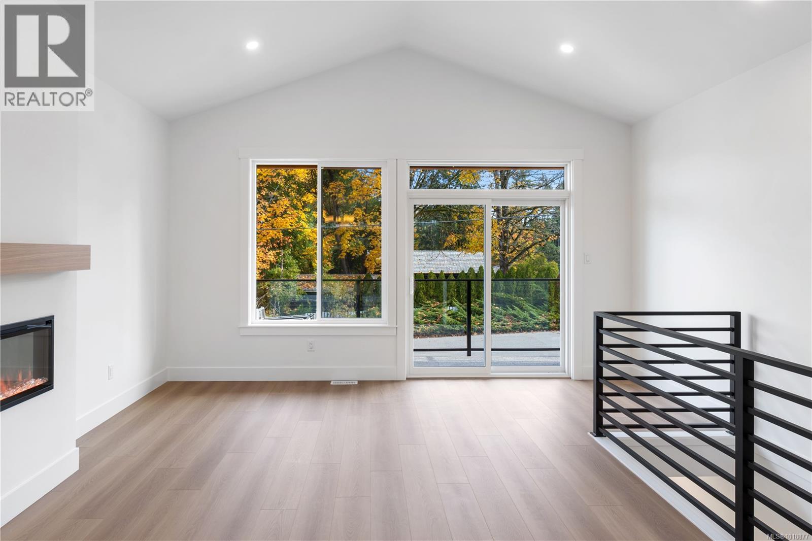 824 Russell Rd, Ladysmith