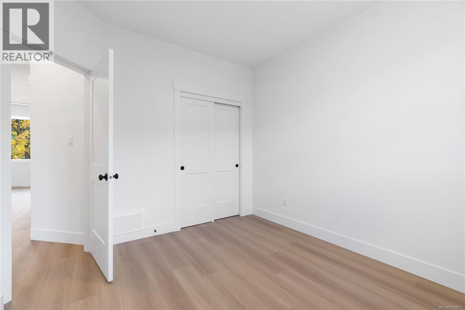 824 Russell Rd, Ladysmith