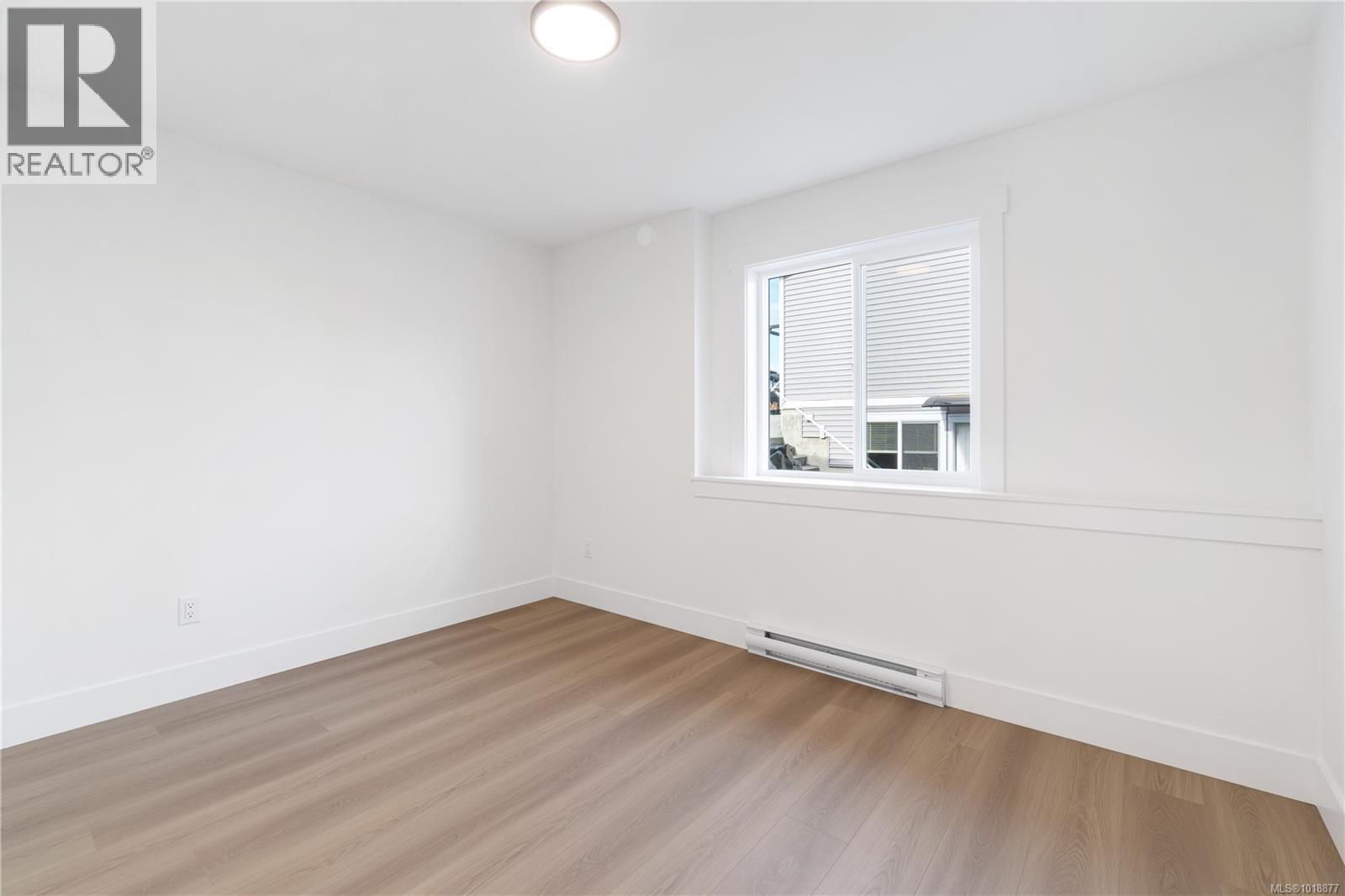 824 Russell Rd, Ladysmith