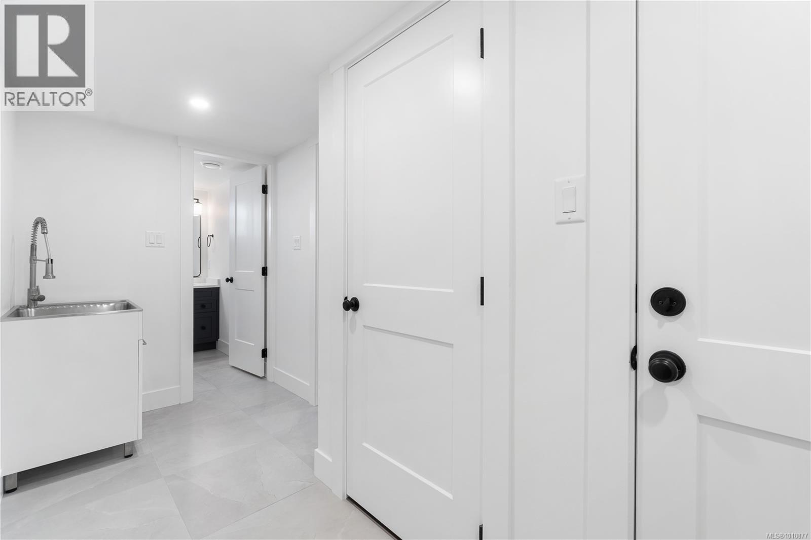 824 Russell Rd, Ladysmith