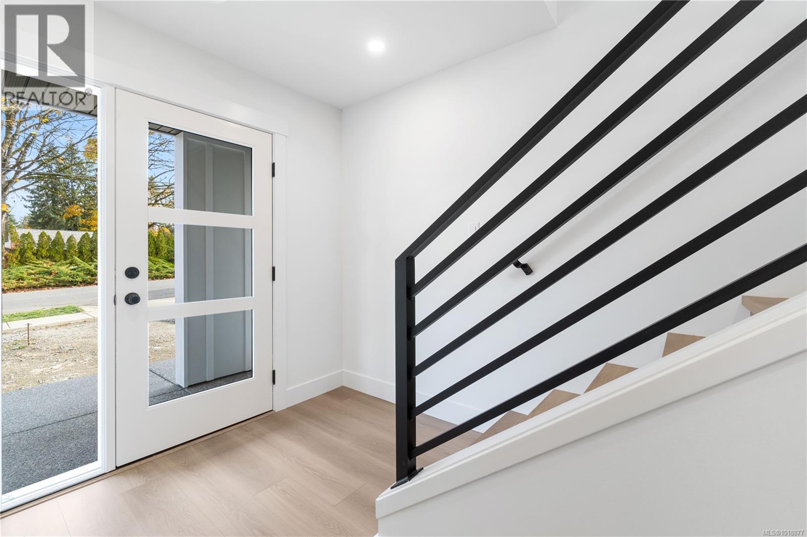 824 Russell Rd, Ladysmith