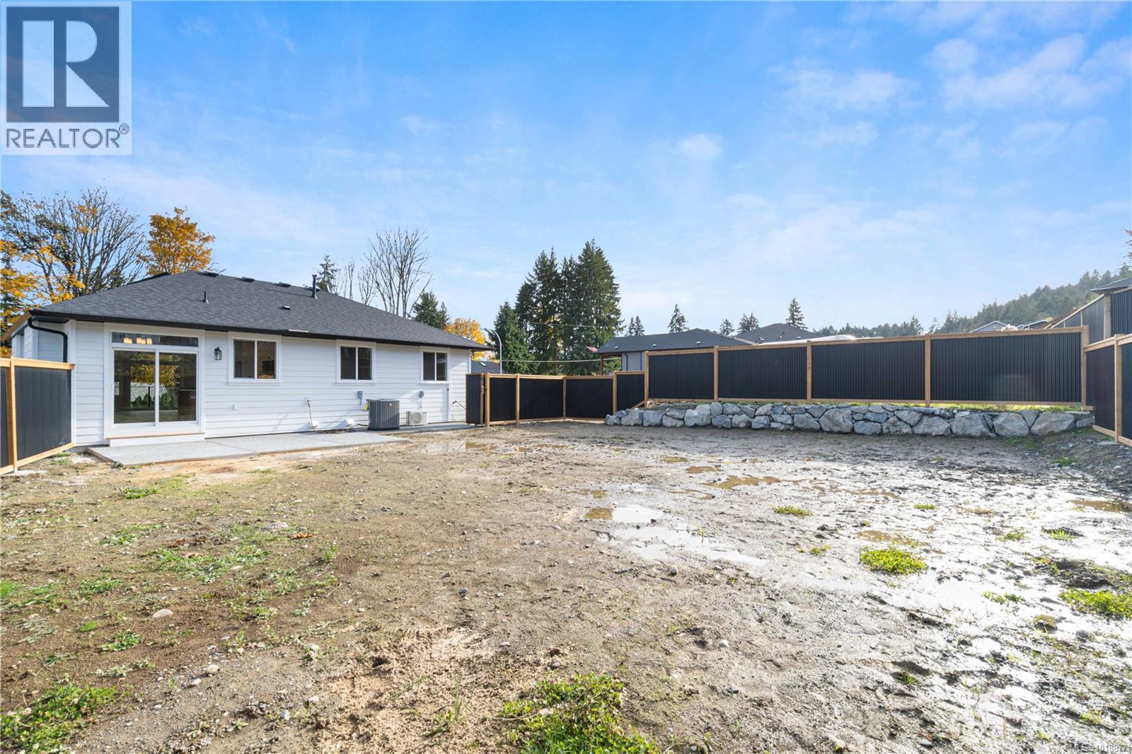 824 Russell Rd, Ladysmith